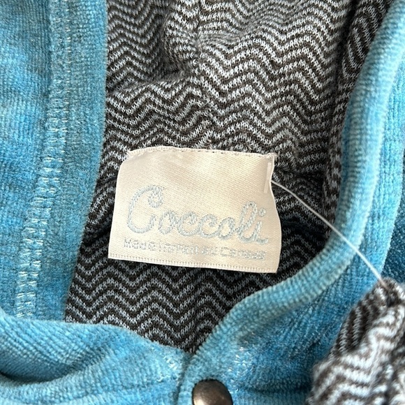 Coccoli - NWOT - Velour hooded romper/jacket  and bootie set. Size 3 months - Picture 2 of 6